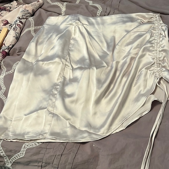 Dynamite silky mini skirt with tie detail NWT - Picture 1 of 2